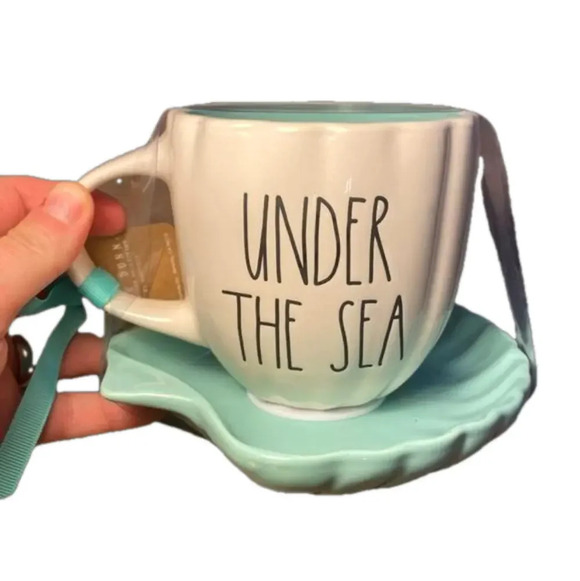 Rae Dunn Ariel mug & shell base - Picture 2 of 6